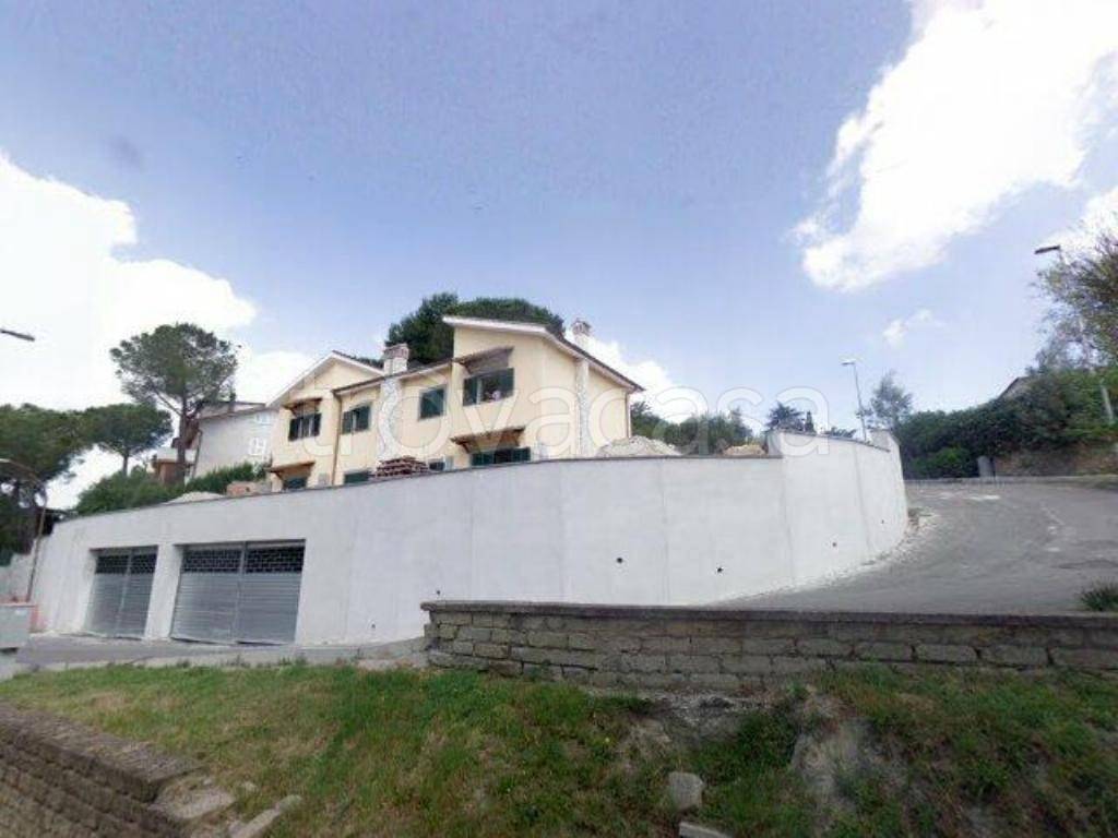 casa indipendente in vendita a Campagnano di Roma