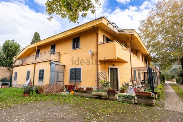 casa indipendente in vendita a Campagnano di Roma