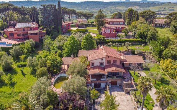 casa indipendente in vendita a Campagnano di Roma