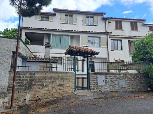 casa indipendente in vendita a Campagnano di Roma