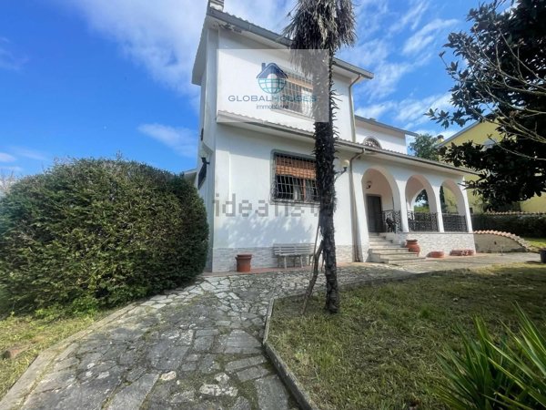 casa indipendente in vendita a Campagnano di Roma