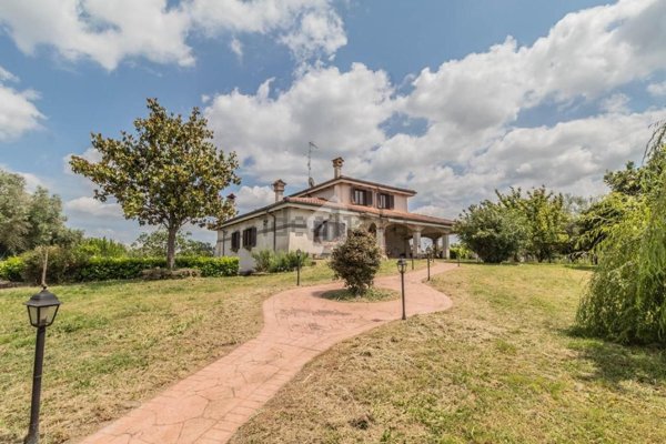 casa indipendente in vendita a Campagnano di Roma
