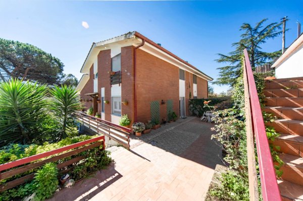 casa indipendente in vendita a Campagnano di Roma