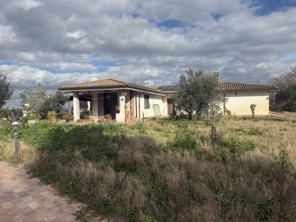 casa indipendente in vendita a Campagnano di Roma