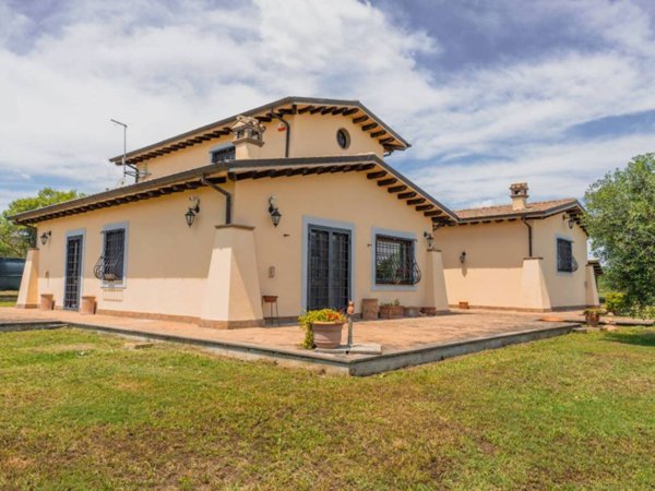 casa indipendente in vendita a Campagnano di Roma
