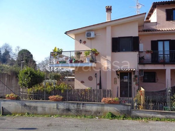 casa indipendente in vendita a Campagnano di Roma