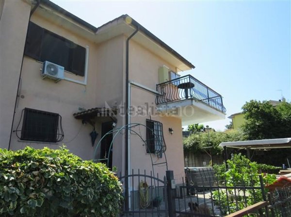 villa in vendita a Campagnano di Roma