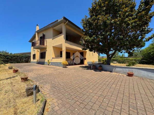 casa indipendente in vendita a Campagnano di Roma