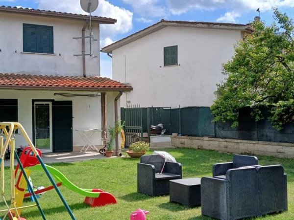 casa indipendente in vendita a Campagnano di Roma