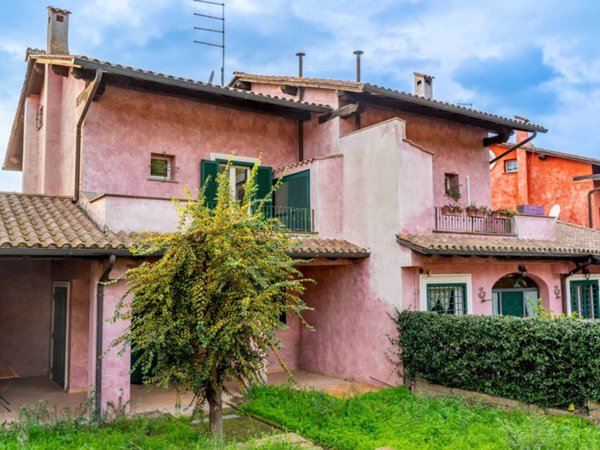 casa indipendente in vendita a Campagnano di Roma