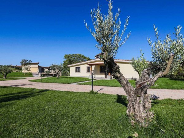 casa indipendente in vendita a Campagnano di Roma