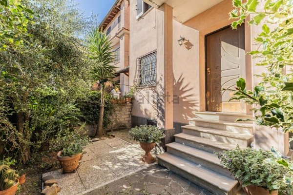 casa indipendente in vendita a Campagnano di Roma
