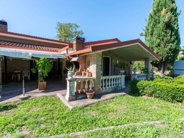 casa indipendente in vendita a Campagnano di Roma