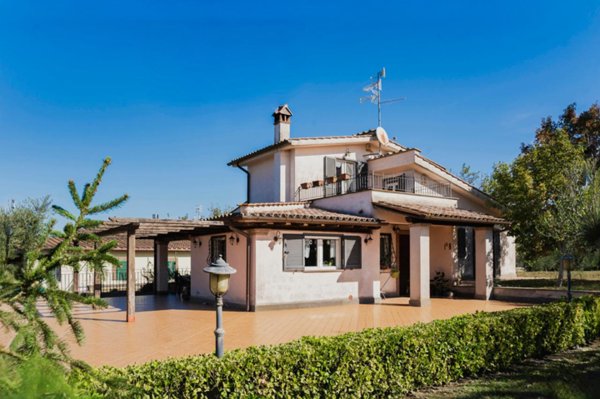 casa indipendente in vendita a Campagnano di Roma