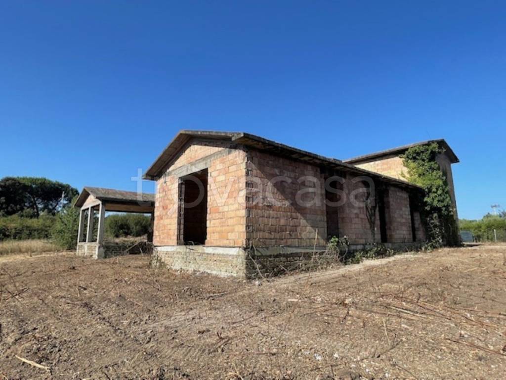 locale commerciale in vendita a Campagnano di Roma