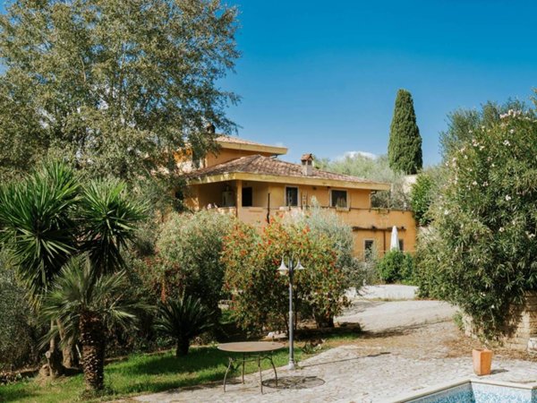 casa indipendente in vendita a Campagnano di Roma