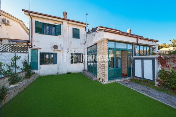 casa indipendente in vendita a Campagnano di Roma