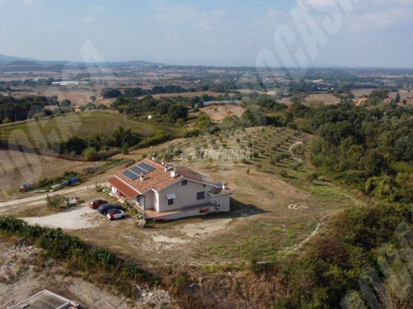 casa indipendente in vendita a Campagnano di Roma