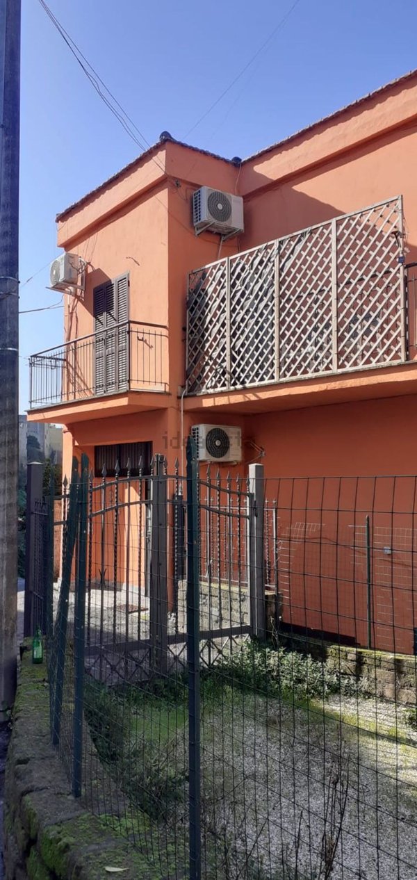 locale di sgombero in vendita a Campagnano di Roma