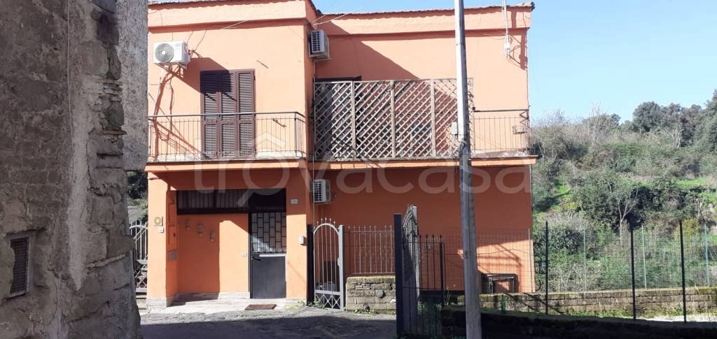 locale commerciale in vendita a Campagnano di Roma