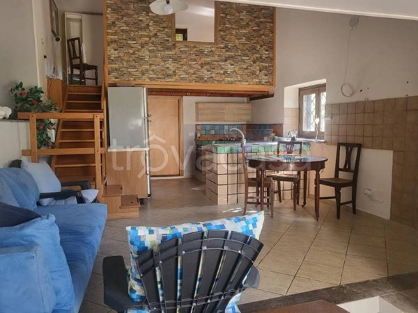 locale commerciale in vendita a Campagnano di Roma