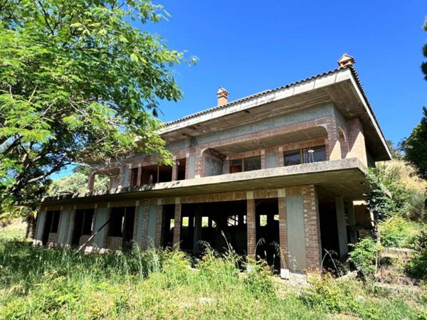 casa indipendente in vendita a Campagnano di Roma