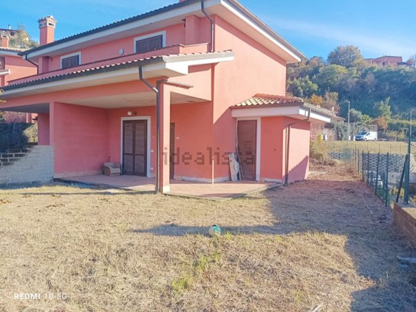 casa indipendente in vendita a Campagnano di Roma