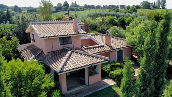 casa indipendente in vendita a Campagnano di Roma