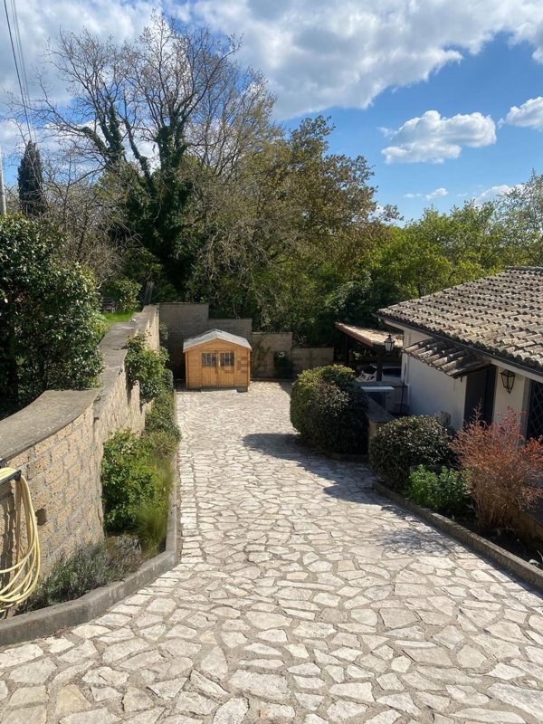 casa indipendente in vendita a Campagnano di Roma