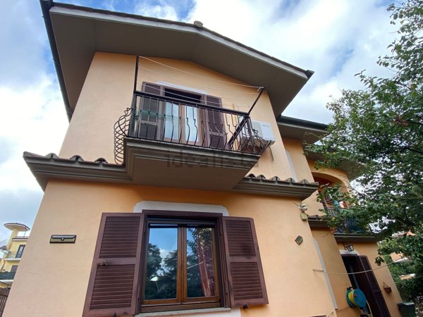 casa indipendente in vendita a Campagnano di Roma