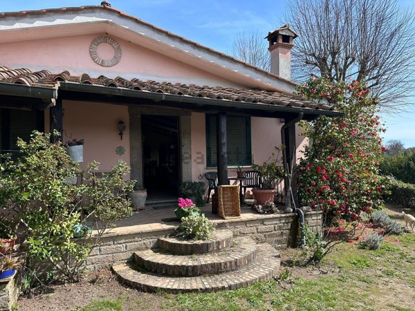 casa indipendente in vendita a Campagnano di Roma
