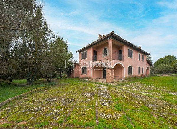 casa indipendente in vendita a Campagnano di Roma