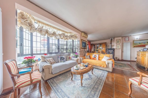 casa indipendente in vendita a Campagnano di Roma