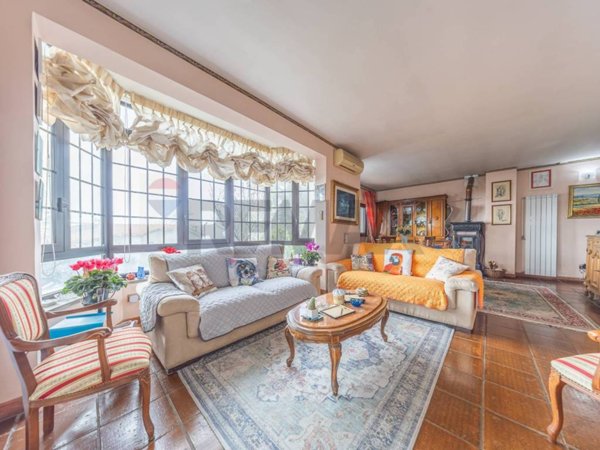 casa indipendente in vendita a Campagnano di Roma