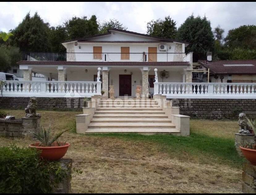 casa indipendente in vendita a Campagnano di Roma