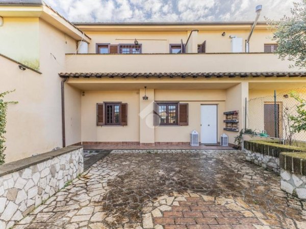 casa indipendente in vendita a Campagnano di Roma