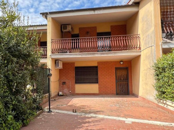 casa indipendente in vendita a Campagnano di Roma