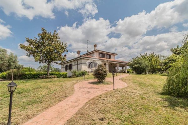 casa indipendente in vendita a Campagnano di Roma