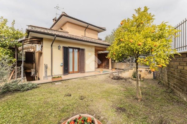 casa indipendente in vendita a Campagnano di Roma