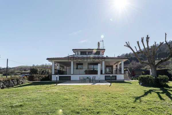 casa indipendente in vendita a Campagnano di Roma
