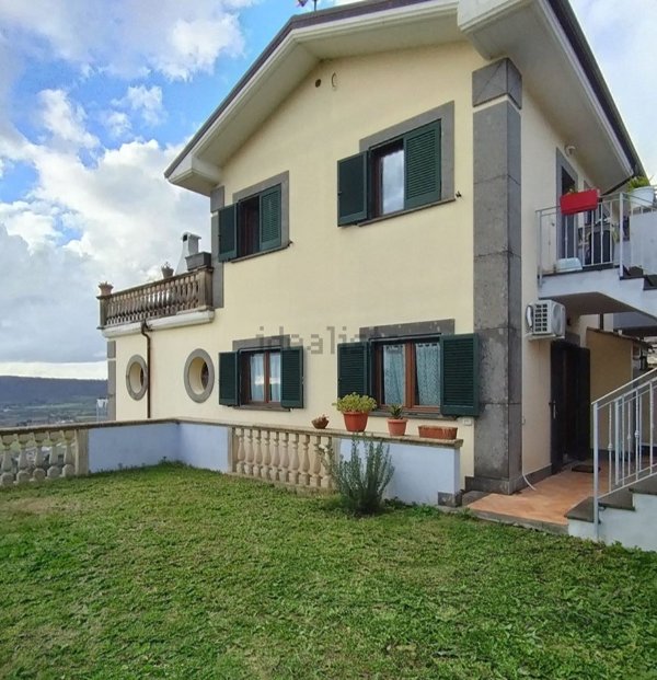 casa indipendente in vendita a Campagnano di Roma