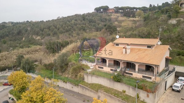 casa indipendente in vendita a Campagnano di Roma