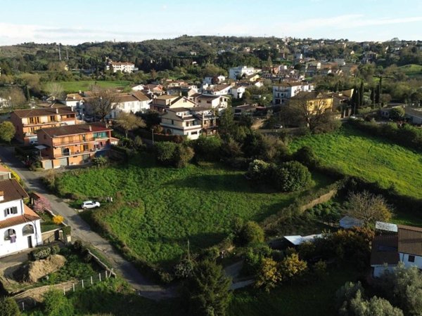 terreno edificabile in vendita a Campagnano di Roma