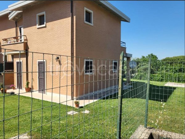 casa indipendente in vendita a Campagnano di Roma