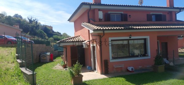 casa indipendente in vendita a Campagnano di Roma