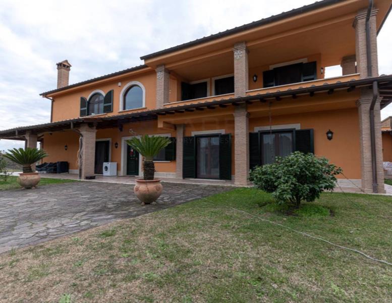 casa indipendente in vendita a Campagnano di Roma