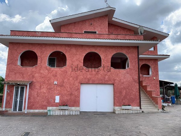 casa indipendente in vendita a Campagnano di Roma