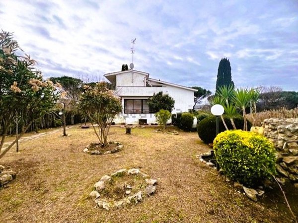 casa indipendente in vendita a Campagnano di Roma