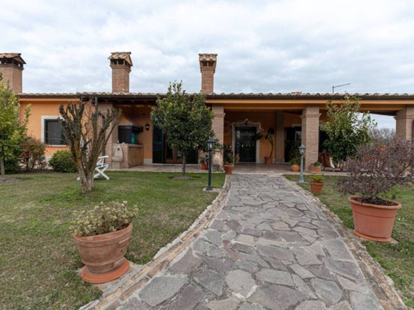 casa indipendente in vendita a Campagnano di Roma