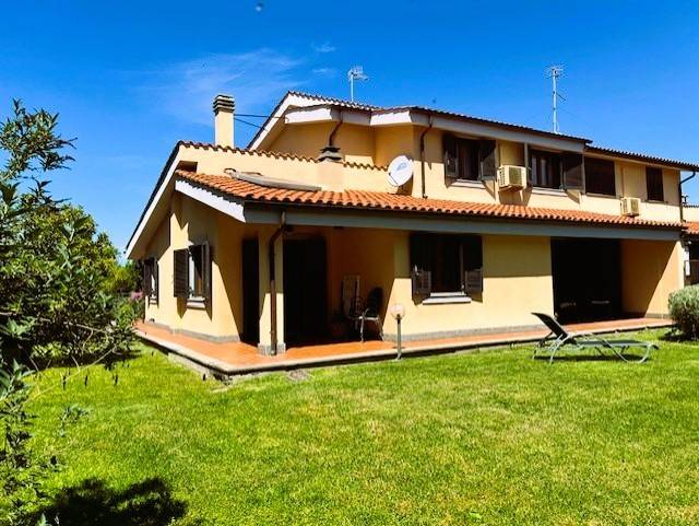 casa indipendente in vendita a Campagnano di Roma